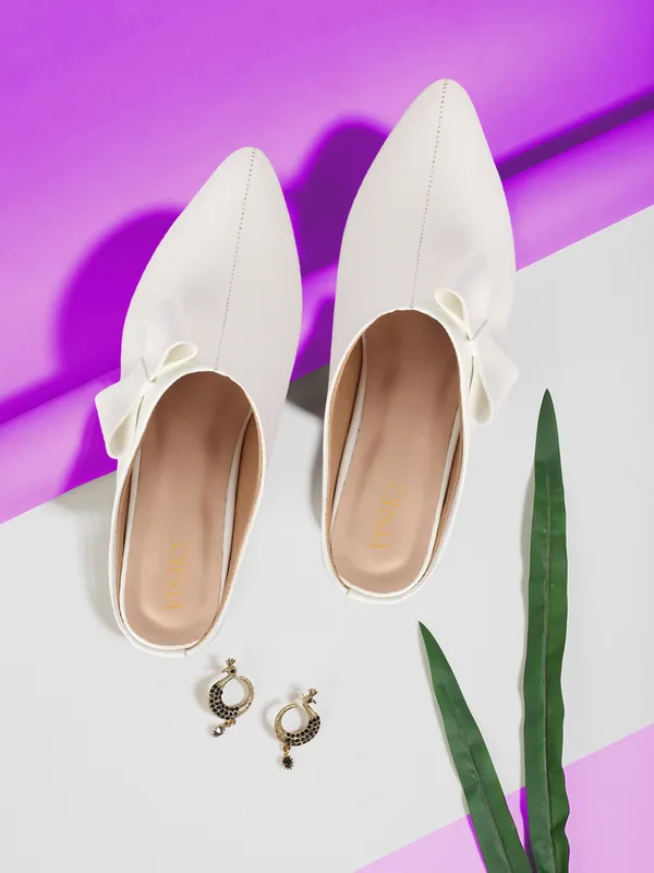 Stylish_Glossy_Bow_Mules_for_Women_with_Comfortable_Block_Heel_and_Slip-On_Design