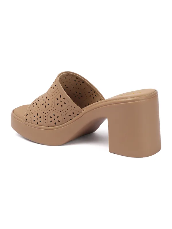 Elegant_Heel_Sandals_with_Comfortable_Sole_and_Stylish_Ethnic_Design