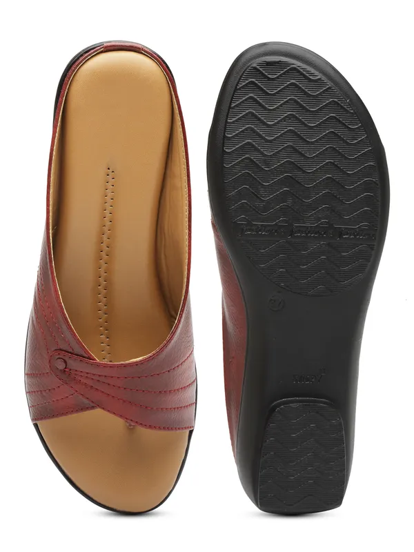 Stylish_Comfort_Slip-On_Flats_for_Women_with_Soft_Cushion_Sole_and_Trendy_Toe_Design
