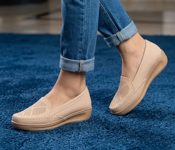 Step_into_effortless_style_and_all-day_comfort_with_these_elegant_wedge_heel_loafers