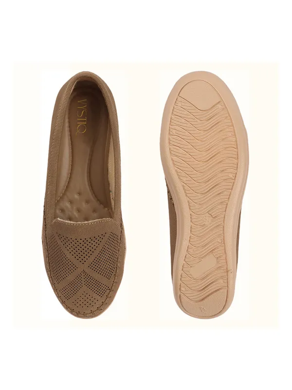 Women's_casual_slip-on_loafers_with_2_inch_Heel__cushioned_insoles,_breathable_mesh_detailing,_flat_sole,_ideal_for_daily_wear_and_comfort.