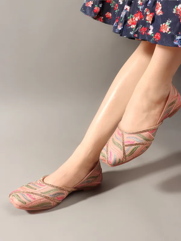 Elegant_Embroidered_Ethnic_Jutti_for_Women_with_Bead_Detailing_and_Comfortable_Flat_Sole
