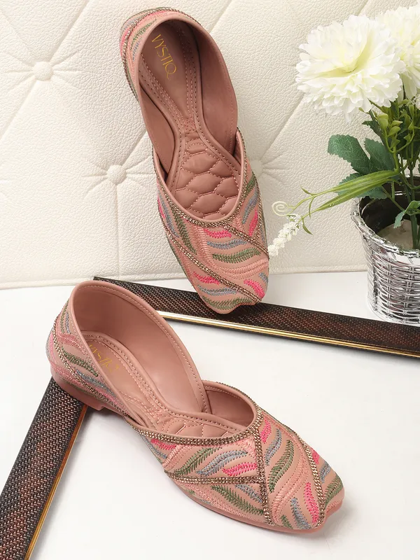 Elegant_Embroidered_Ethnic_Jutti_for_Women_with_Bead_Detailing_and_Comfortable_Flat_Sole