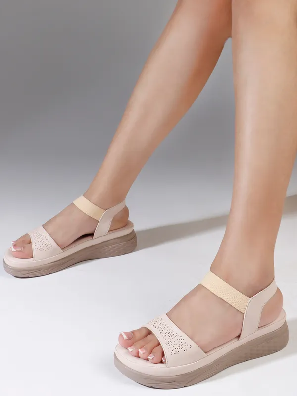Trendy_Wedge_Sandals_for_Women_with_Perforated_Design_and_Elastic_Strap_Comfort_Fit