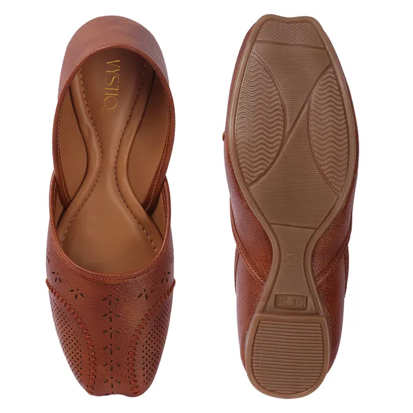 Elegant_Textured_Synthetic_1.5_inch_Heel_Leather_Juttis_with_Square_Toe_&_Perforated_Design