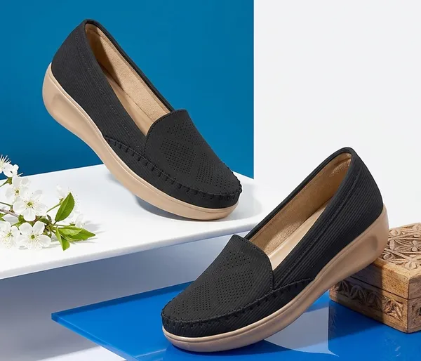 Step_into_effortless_style_and_all-day_comfort_with_these_elegant_wedge_heel_loafers