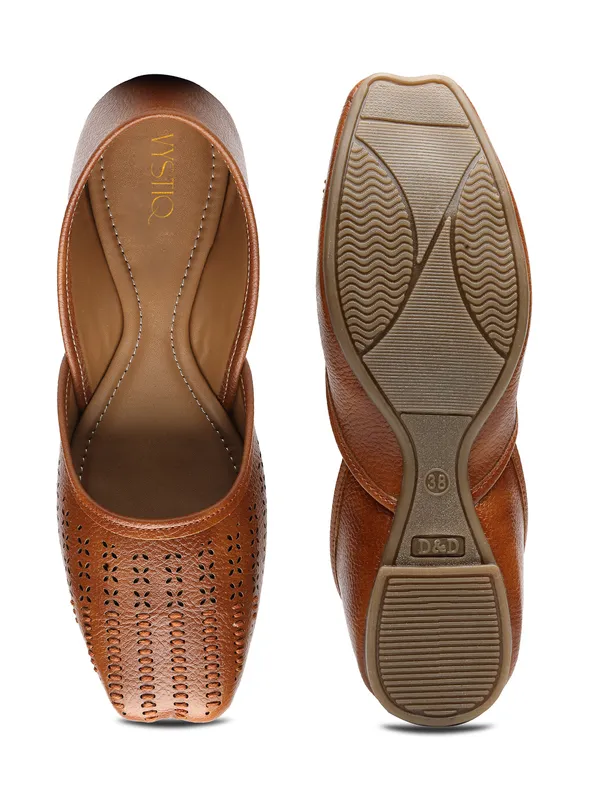 Stylish_Closed-Toe_Womenï¿½s_Flat_with_Perforated_PU_Design_and_Cushioned_Insole_for_Daily_Comfort