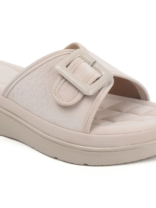 Elegant_Slide_Women_Sandals_with_Bold_Buckle_and_Soft_Quilted_Footbed_for_Everyday_Comfort