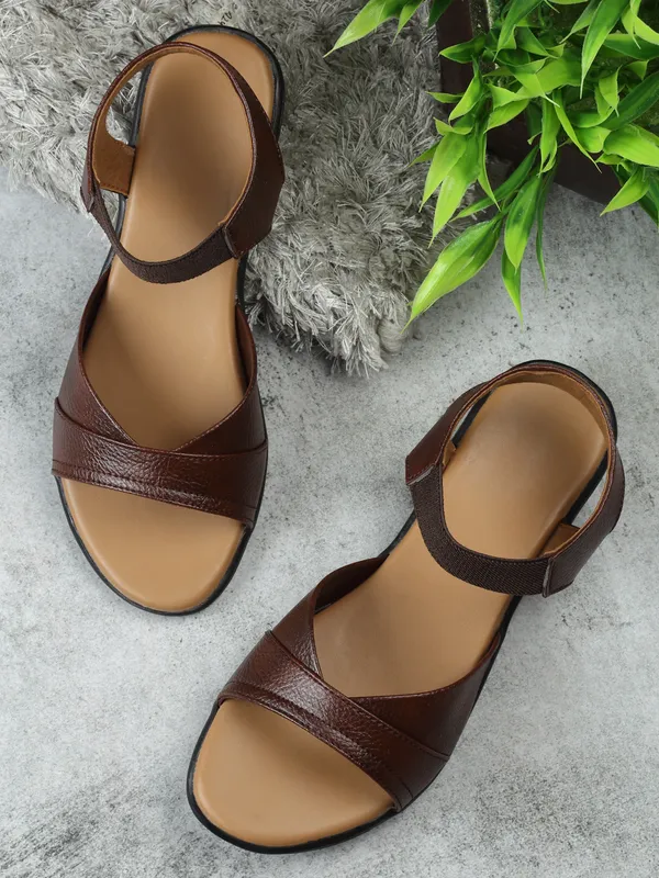 Elegant_Womenï¿½s_Comfort_Sandal_with_Soft_Cushion_Insole_for_Daily_and_Casual_Wear