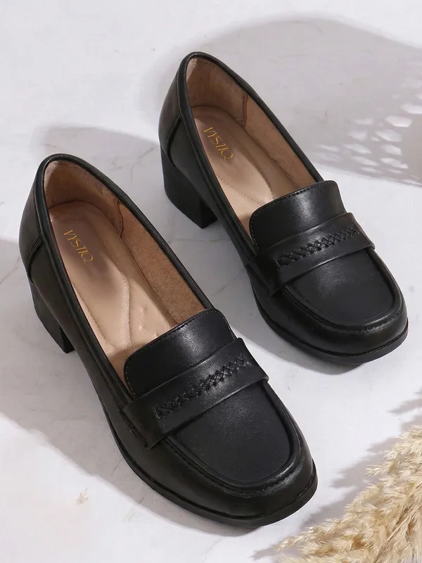 Women�s_Textured_Loafers