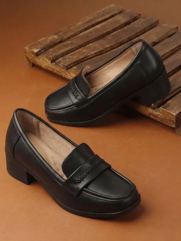 Women�s_Textured_Loafers