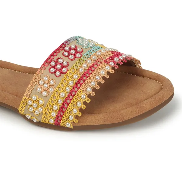 Elegant_Pearl_Embellished_Flat_Sandal_for_Women_with_Soft_Comfort_Sole_and_Trendy_Ethnic_Touch