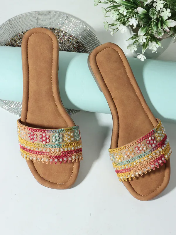 Elegant_Pearl_Embellished_Flat_Sandal_for_Women_with_Soft_Comfort_Sole_and_Trendy_Ethnic_Touch