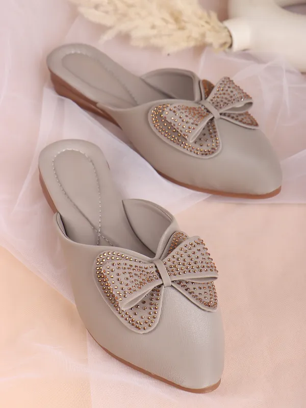 Stylish_Slip-On_Flats_with_Embellished_Bow_Design_for_Women_ï¿½_Elegant_Comfort_Footwear