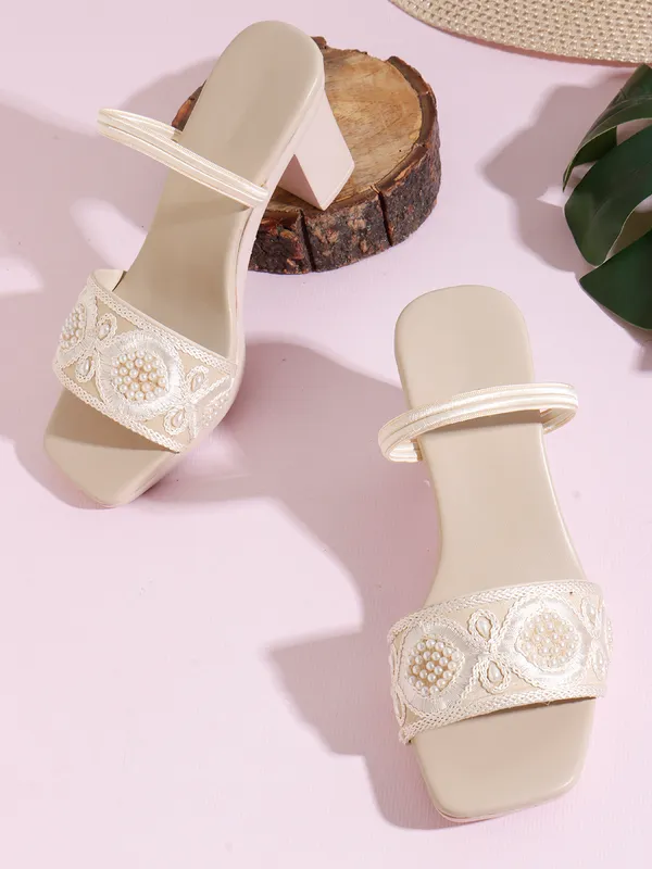 Ethnic_Block_Heeled_Sandals_with_Back_Strap_and_Pearl_Embroidery_for_Festive_and_Traditional_Outfits