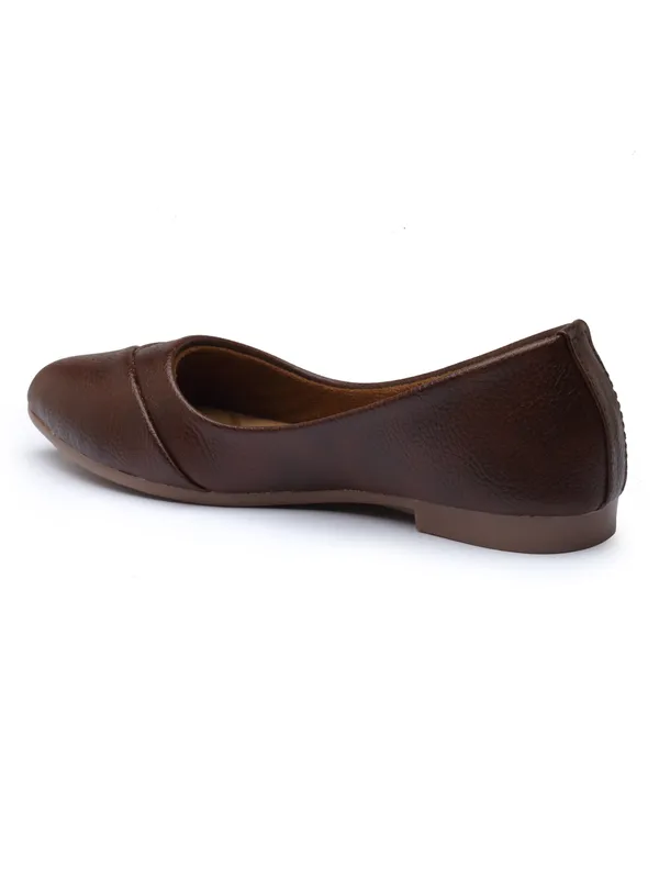 Classic_Dark_Textured_Faux_Leather_Ballerina_Flats_with_Soft_Cushioning_and_Elegant_Cross-Stitch_Design