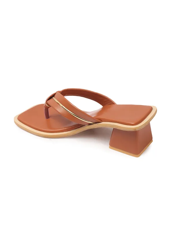 Trendy_Toe-Ring_Block_Heel_Sandals_for_Women_with_Elegant_Gold_Strap_Design