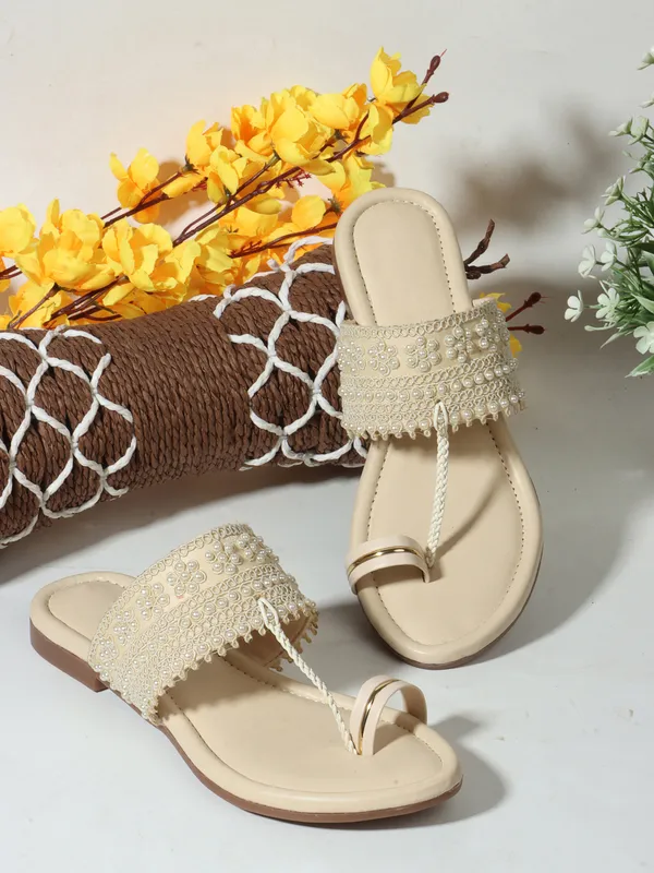 Elegant_Pearl_Embellished_Kolhapuri_Flat_Sandal_for_Women_with_Soft_Comfort_Sole_and_Ethnic_Festive_Design