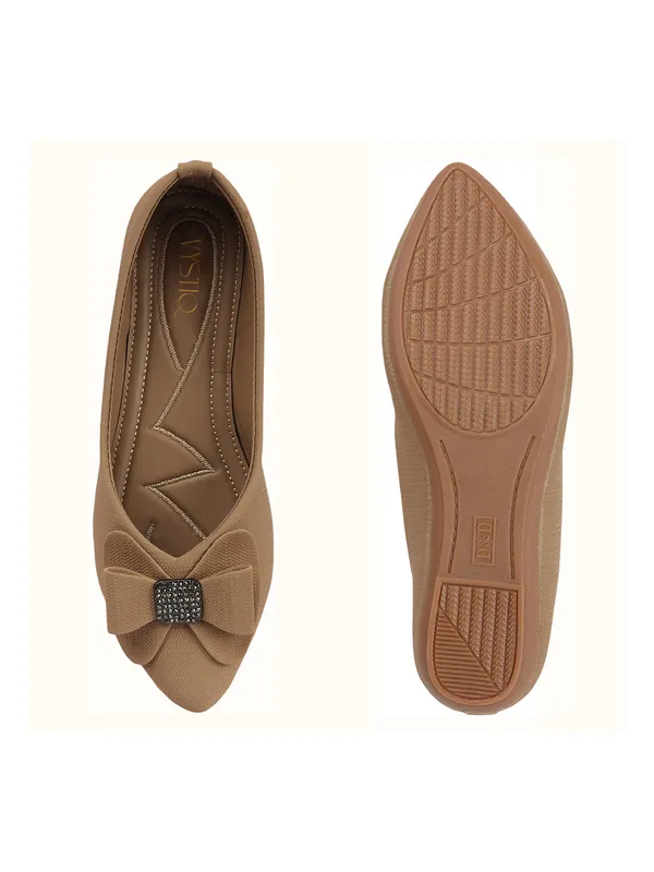 Elegant_women's_slip-on_ballerina_flats_with_textured_fabric,_cushioned_insole,_bow_ornamentation,_and_embellished_centerpieceï¿½perfect_for_daily_wear.