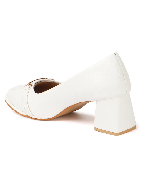 Elegant_Block_Heels_for_Office,_Formal_Events_&_Chic_Everyday_Outfits_with_Textured_Finish