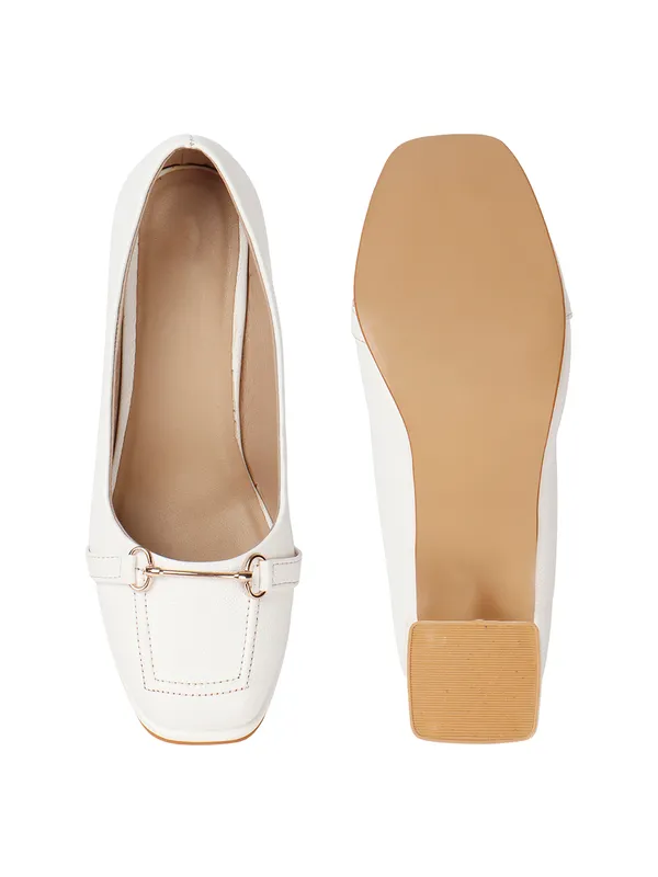 Elegant_Block_Heels_for_Office,_Formal_Events_&_Chic_Everyday_Outfits_with_Textured_Finish