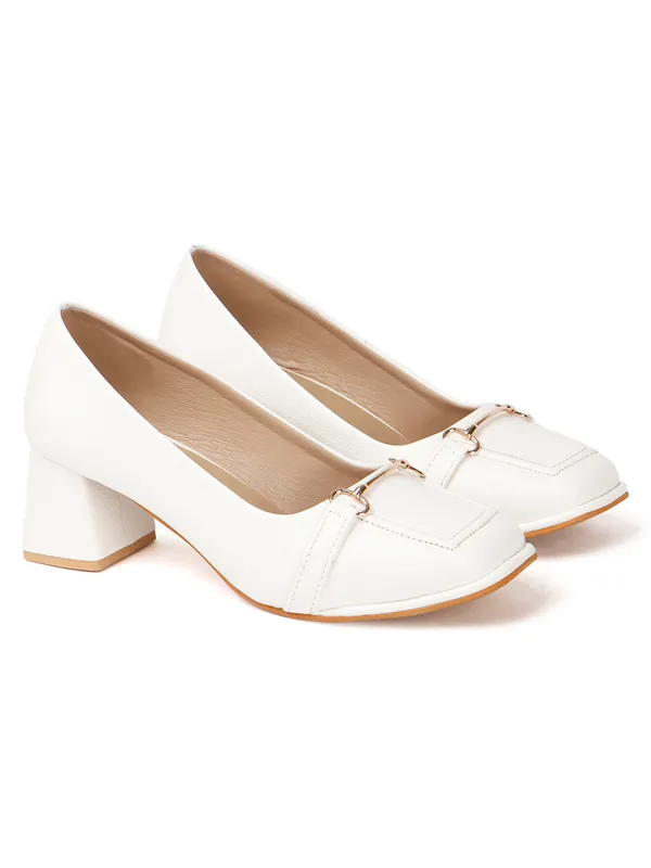 Elegant_Block_Heels_for_Office,_Formal_Events_&_Chic_Everyday_Outfits_with_Textured_Finish