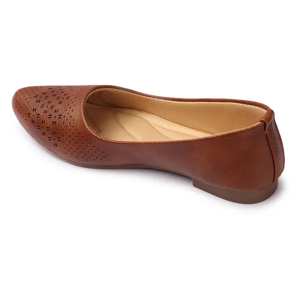 Elegant_women's_slip-on_ballerina_flats_with_textured,_cushioned_insole_and_embellished_centerpiece_perfect_for_daily_wear.