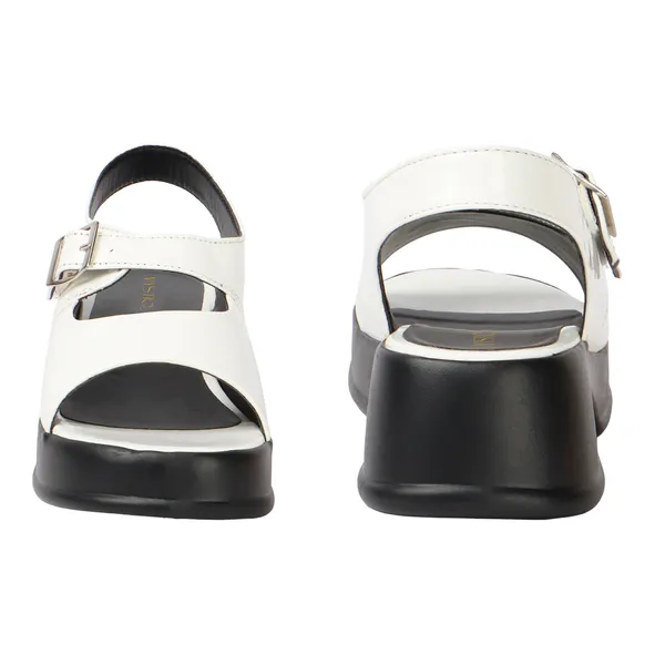 Trendy_Beige_Platform_Sandals_with_Buckle_Detail_and_Block_Heel
