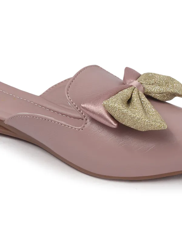 Elegant_Flat_Mules_for_Women_with_Golden_Bow_Accent_and_Soft_Cushioned_Insole_for_Daily_Comfort