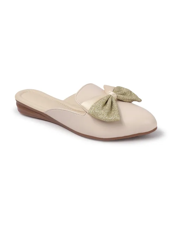 Elegant_Flat_Mules_for_Women_with_Golden_Bow_Accent_and_Soft_Cushioned_Insole_for_Daily_Comfort