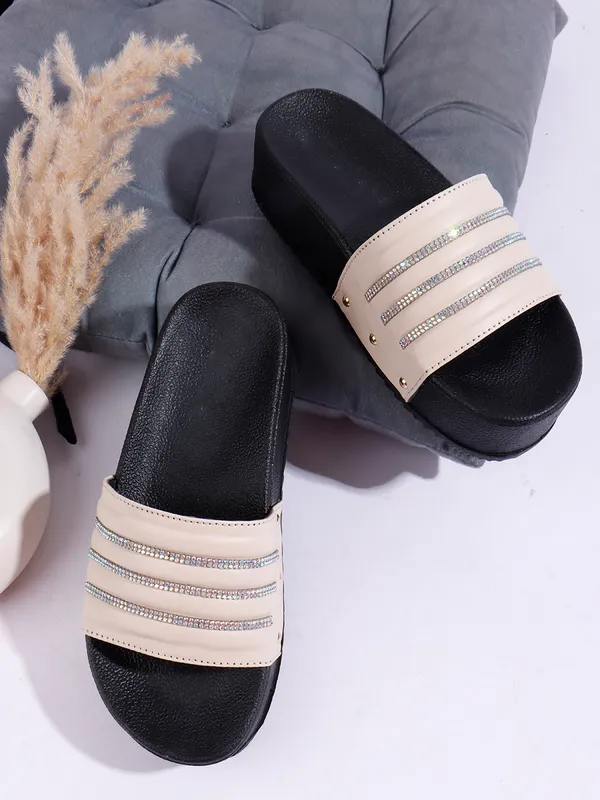 Trendy_and_Black_Platform_Sliders_with_Rhinestone_Straps_for_Women