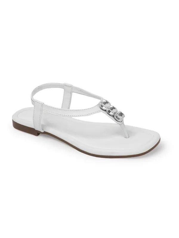 Trendy_Flat_Sandals_with_Crystal_Embellished_Strap_for_Women_�_Elegant_Everyday_Comfort_Footwear