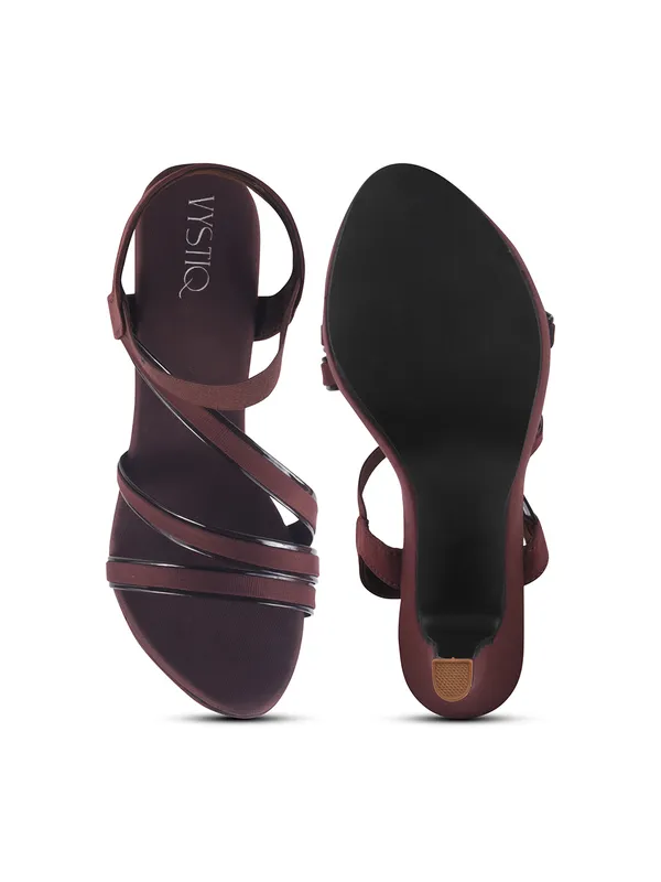 Elegant_Platform_Heels_with_Multi-Strap_Design_and_Comfortable_Fit_for_Party_and_Casual_Wear