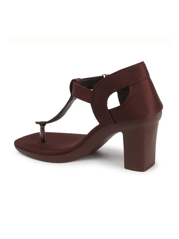 Elegant_Toe-Ring_Block_Heel_Sandals_for_Women_with_Adjustable_Strap