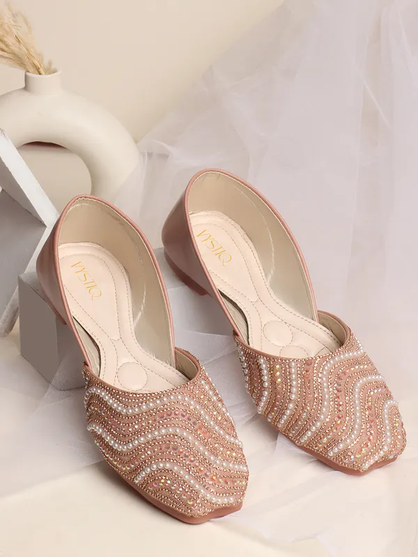 Elegant_Embellished_Flat_Jutti_with_Pearl_and_Crystal_Detailing_for_Women