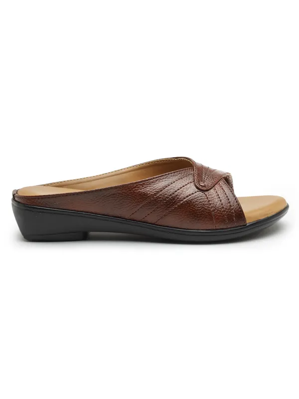 Stylish_Comfort_Slip-On_Flats_for_Women_with_Soft_Cushion_Sole_and_Trendy_Toe_Design