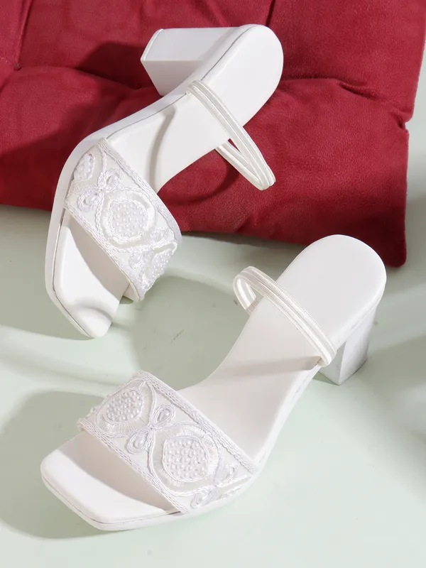 Ethnic_Block_Heeled_Sandals_with_Back_Strap_and_Pearl_Embroidery_for_Festive_and_Traditional_Outfits