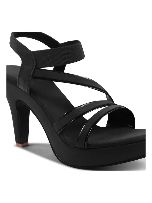 Elegant_Platform_Heels_with_Multi-Strap_Design_and_Comfortable_Fit_for_Party_and_Casual_Wear