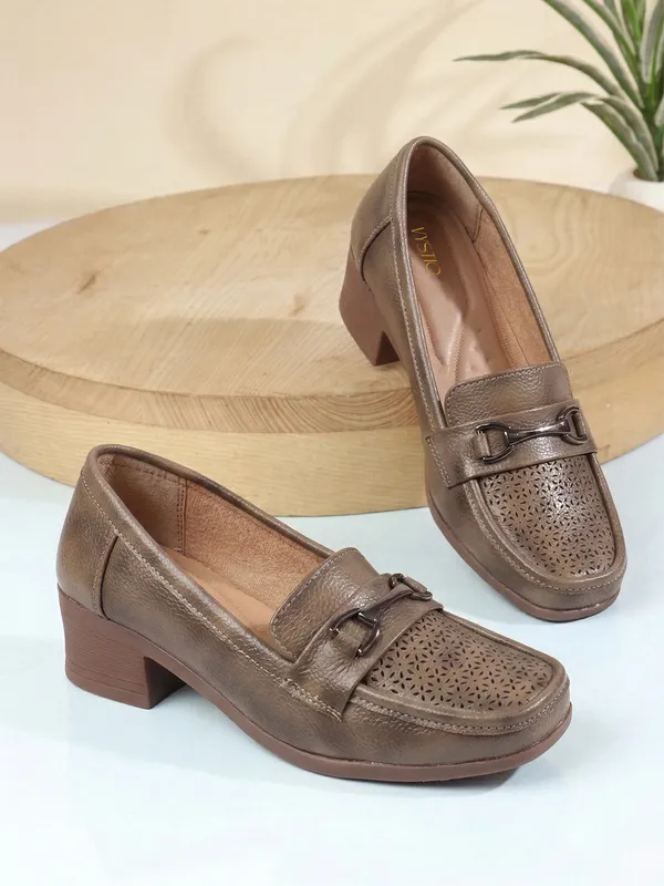 Women�s_Textured_Loafers