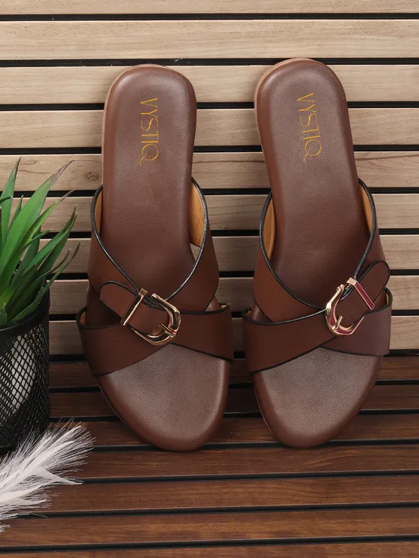 Women_Flat_SandalElegant_slip-on_sandals_with_pearl-studded_V-strap,_soft_padded_insole,_and_large_decorative_front.s