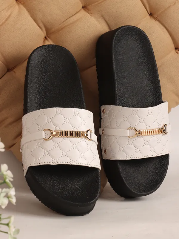Trendy_Platform_Flats_for_Women_with_Gold_Chain_Detail_and_Comfortable_Slip-On_Design