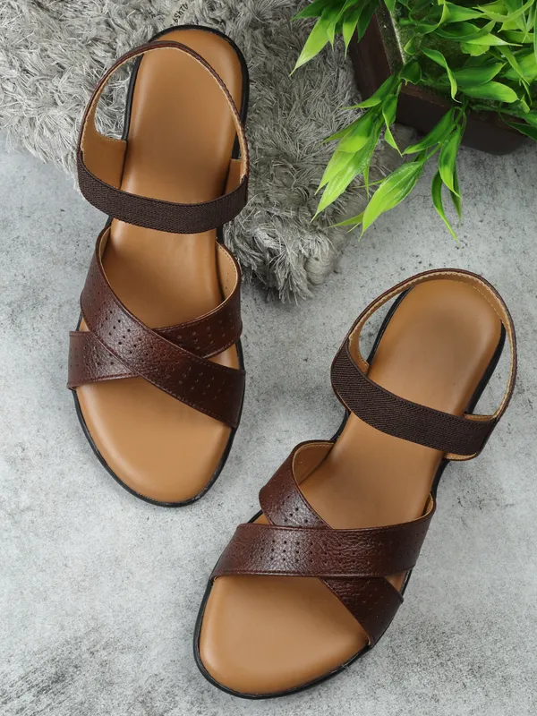 Stylish_Womenï¿½s_Criss-Cross_Strap_Sandal_with_Cushioned_Insole_and_Low_Heel_for_Daily_Comfort