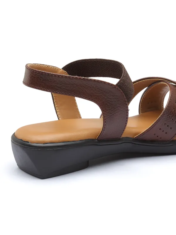 Stylish_Womenï¿½s_Criss-Cross_Strap_Sandal_with_Cushioned_Insole_and_Low_Heel_for_Daily_Comfort