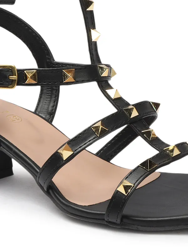 Elegant_Platform_Heels_with_Multi-Strap_Design_and_Comfortable_Fit_for_Party_and_Casual_Wear