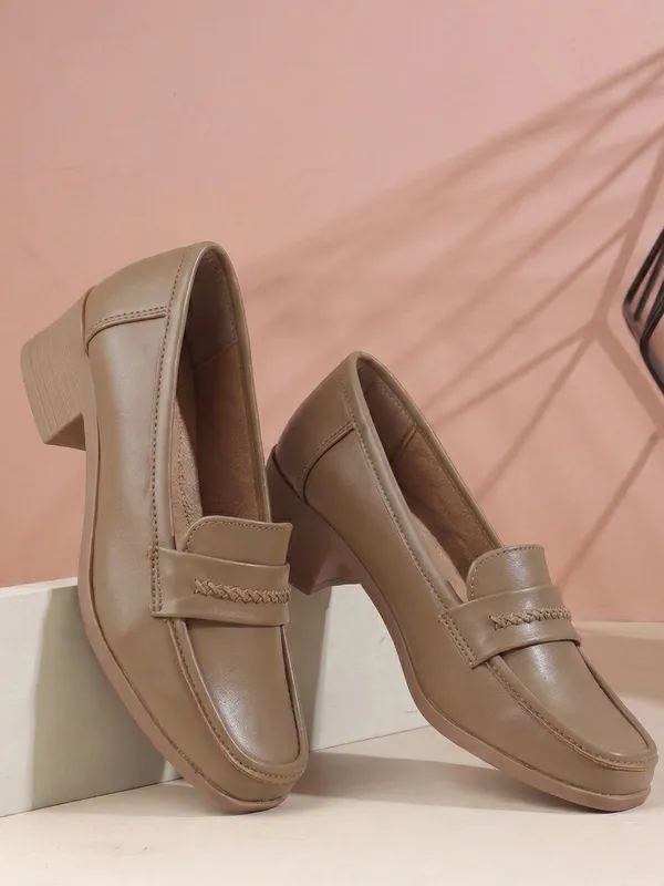 Women�s_Textured_Loafers