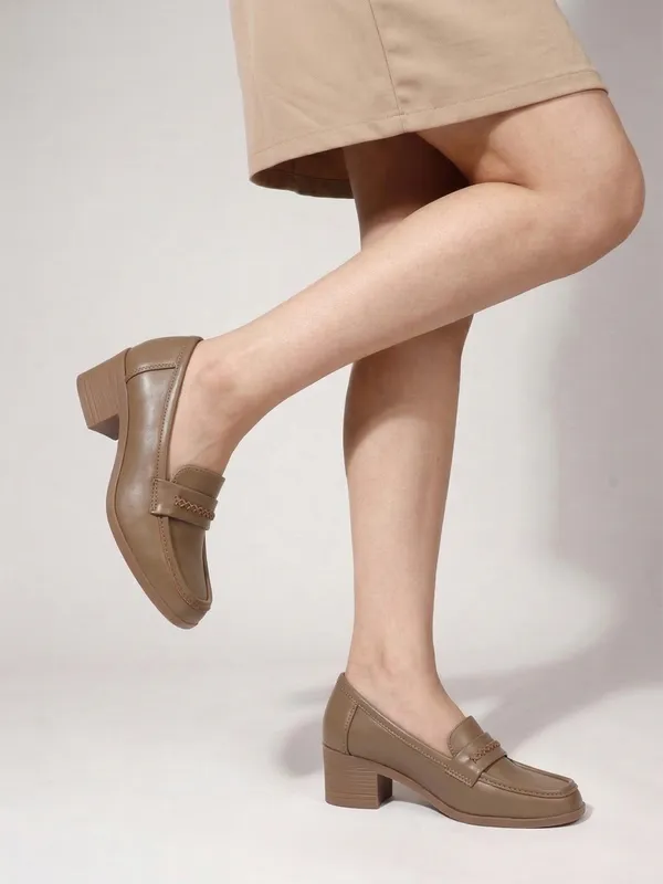 Women�s_Textured_Loafers