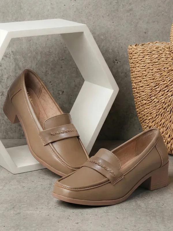 Women�s_Textured_Loafers