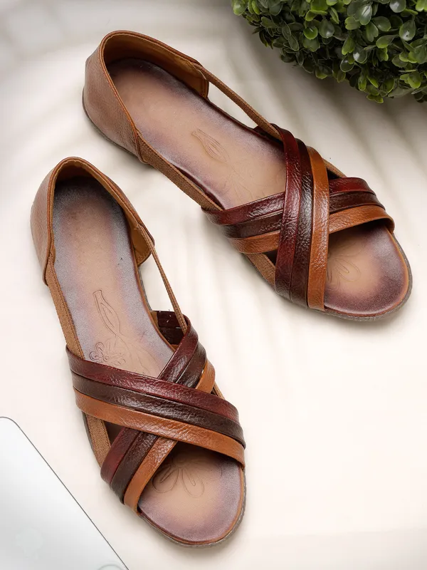 Stylish_Brown-Woven_Leather_Look_Open-Toe_Flats_for_Women_with_Comfort_Fit_and_Elegant_Design