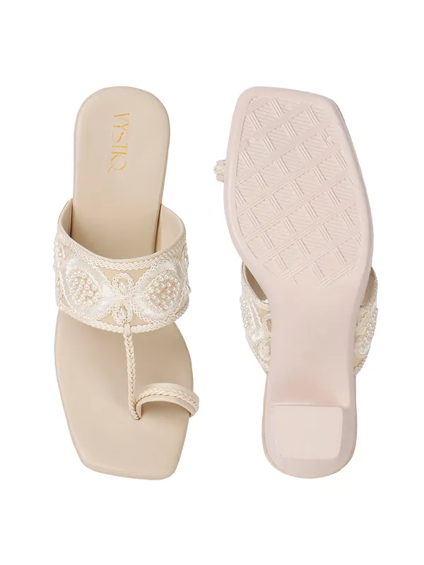 Ethnic_Block_Heeled_Sandals_with_Embroidered_Strap_and_Toe_Loop_for_Festive_and_Traditional_Wear