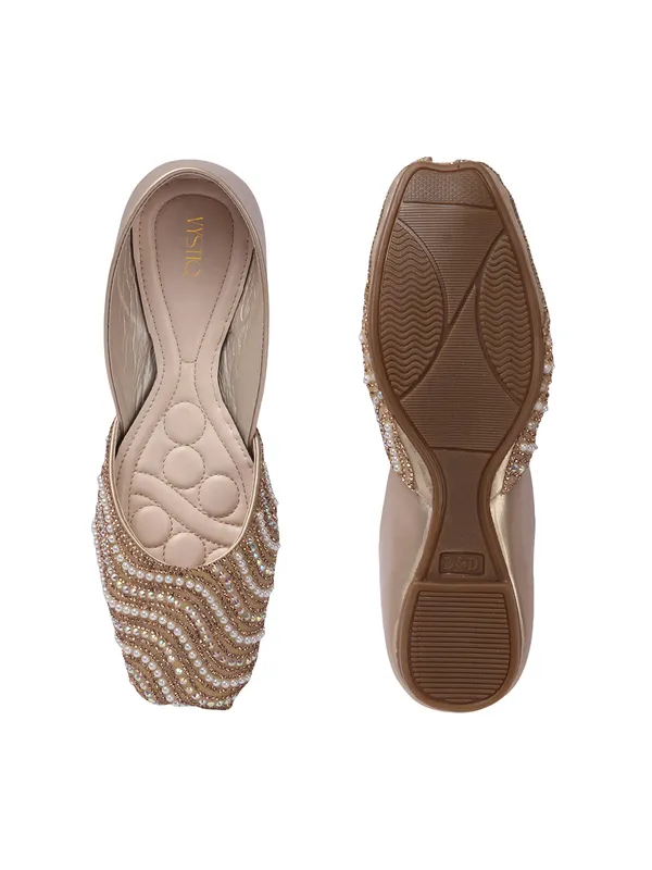 Elegant_Embellished_Flat_Jutti_with_Pearl_and_Crystal_Detailing_for_Women
